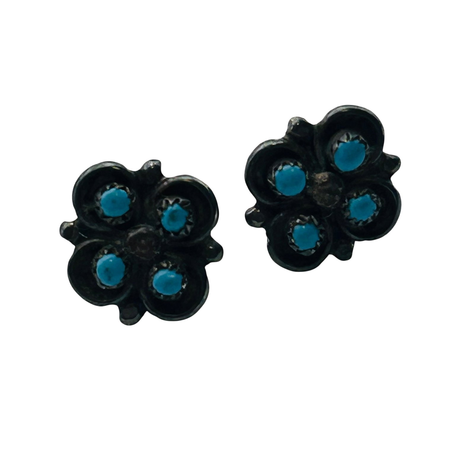 Zuni Sterling Turquoise Earrings: Zuni Sterling Turquoise Earrings | 1.3g