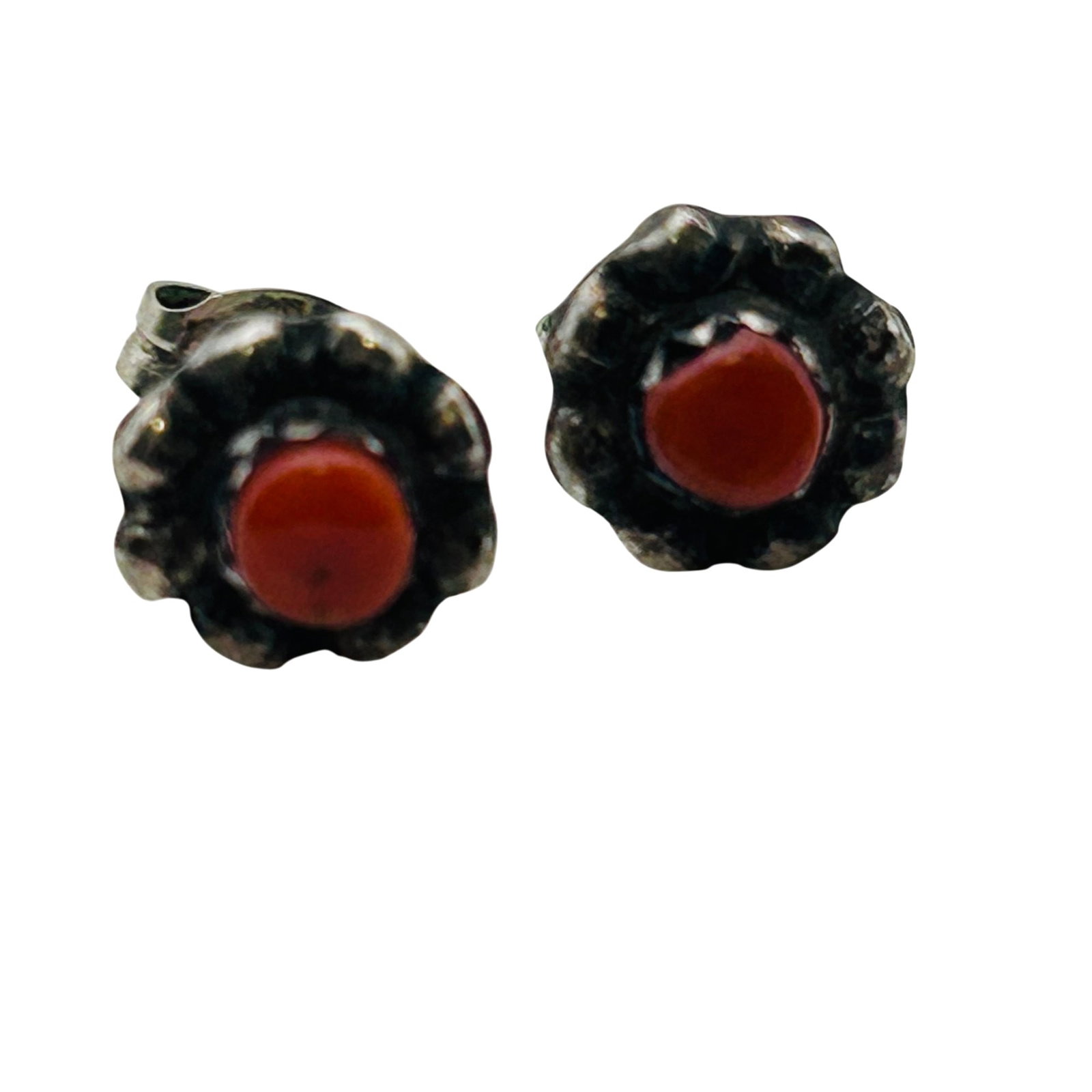 Navajo Sterling Coral Earrings: Navajo Sterling Coral Earrings |1.1g