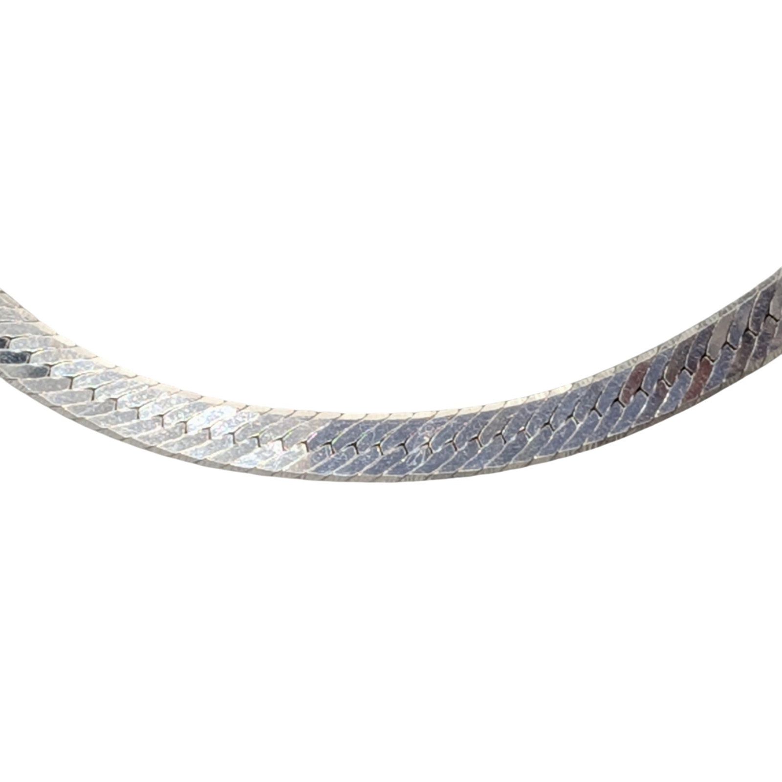 Signed Italy Sterling Silver Herringbone Chain Bracelet: Signed Italy Sterling Silver 4mm Herringbone Chain Bracelet. 7.5in Length. Signed Italy 925 IBB