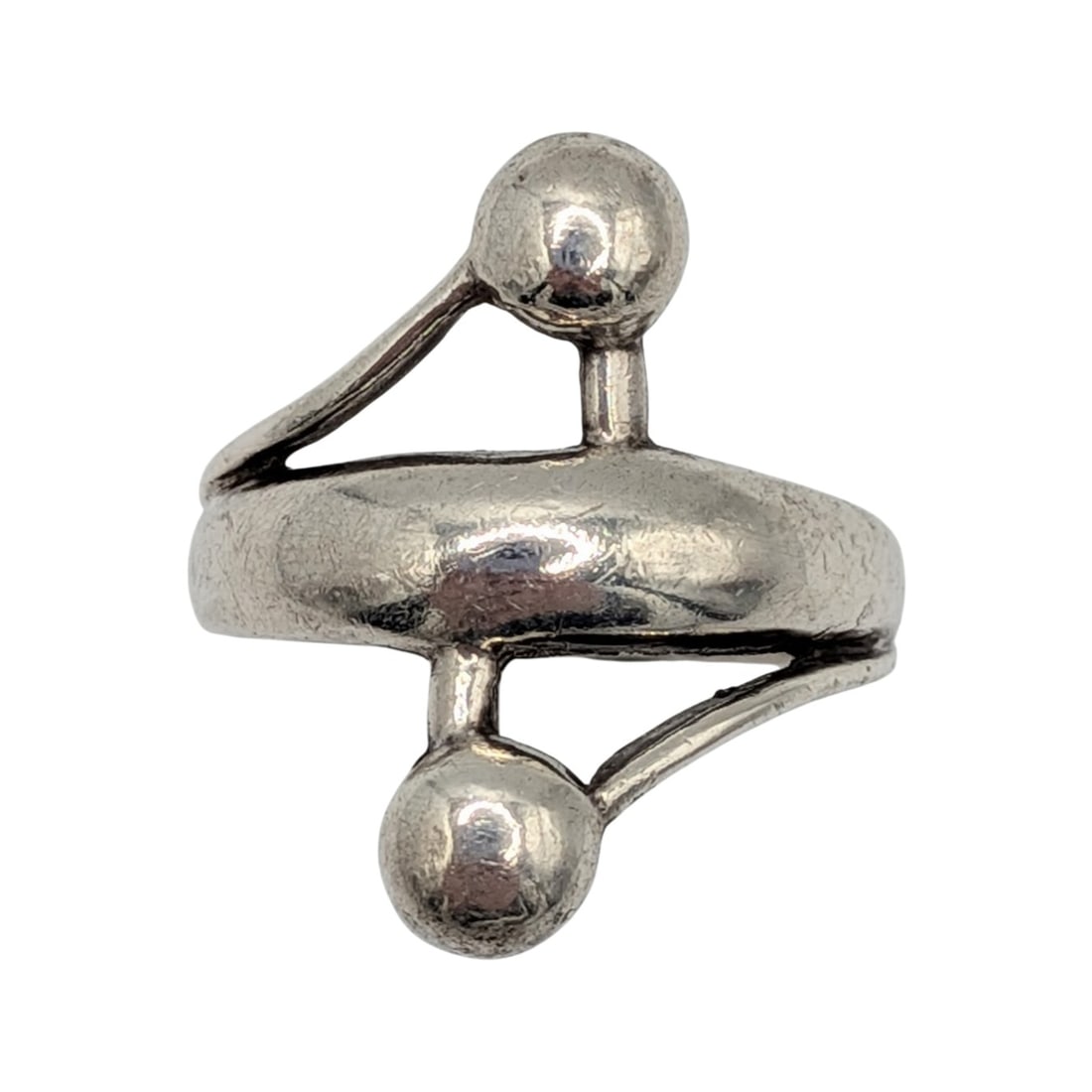 Sterling Silver Extended Ball Ring size 5.75: Sterling Silver Extended Ball Ring. Size 5.75. Signed 925. 3.5g