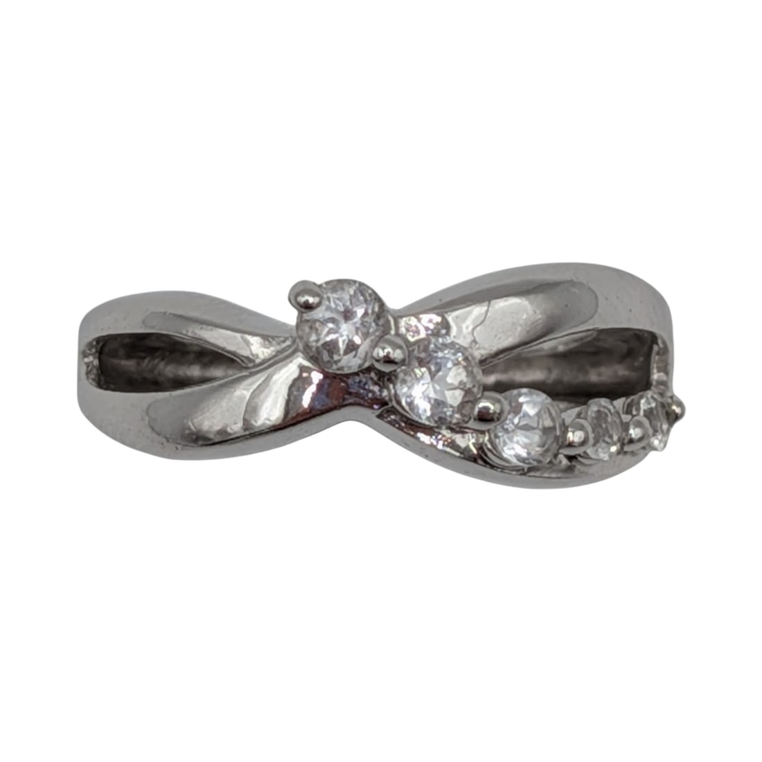 Signed Sterling Silver White Topaz Graduated 5 Stone Band Ring Size 5: Signed Sterling Silver, White Topaz Graduated 5 Stone Band Ring. Size 5. Signed 925 OTC Thailand. 2.8g