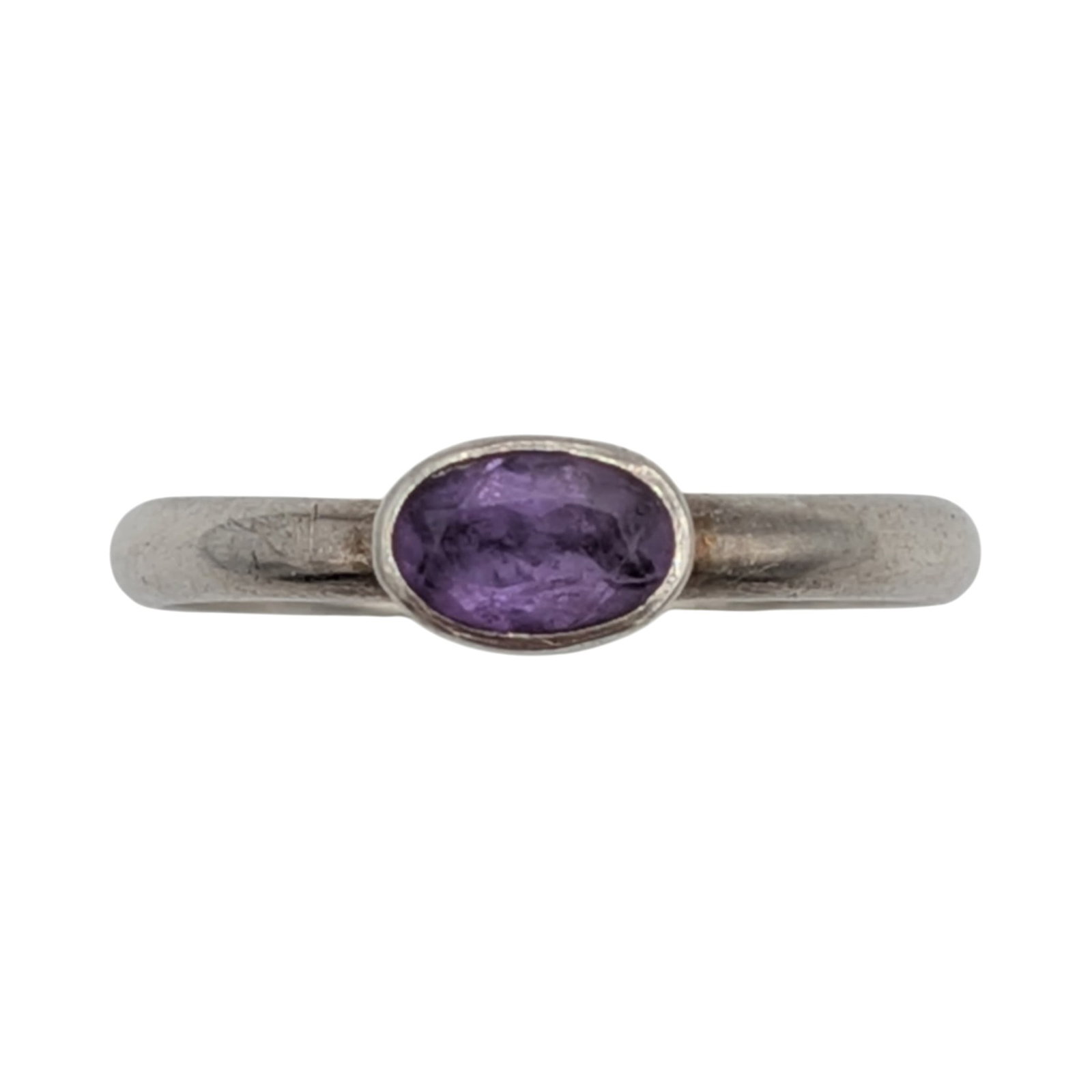 Sterling Silver Amethyst Oval Cut Stackable Ring Size 7.75: Sterling Silver, Amethyst Oval Cut Stackable Ring. Size 7.75. 1.8g