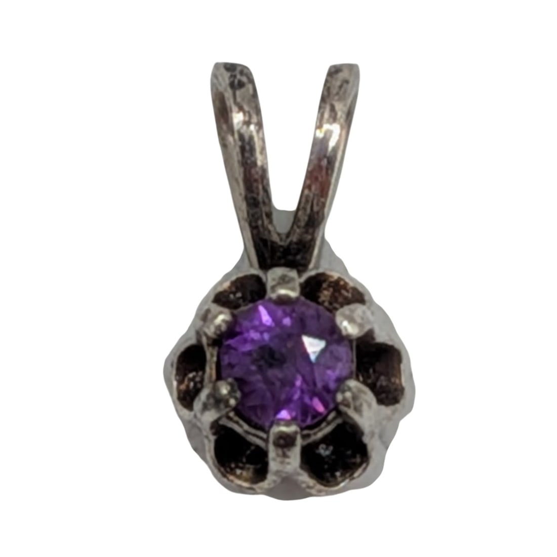 Sterling Silver Amethyst Solitaire Birthstone Pendant (1 of 3)