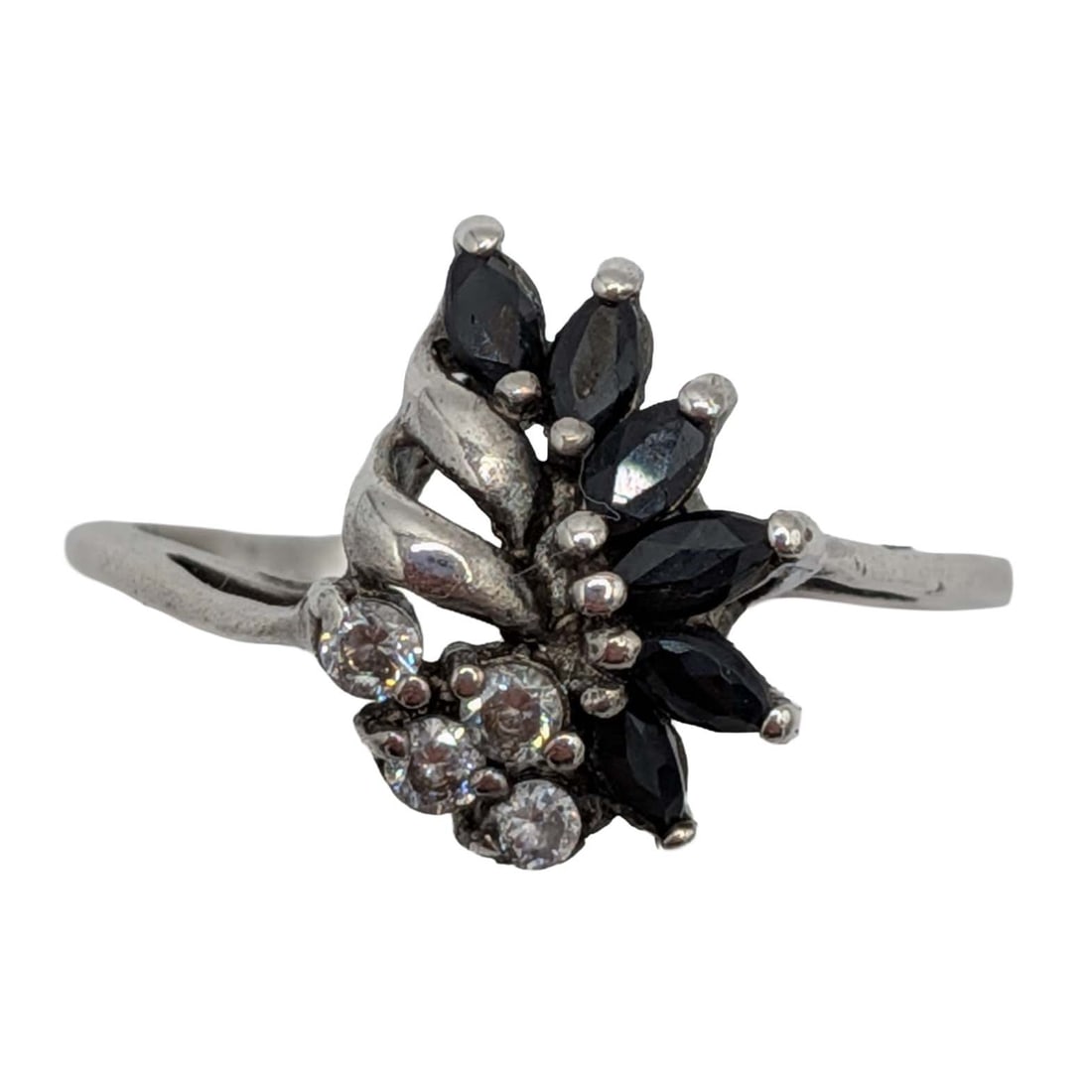Signed Sterling Silver Sapphire CZ Leaf Ring Size 10.25: Signed Sterling Silver, Blue Sapphire CZ Leaf Ring. Size 10.25. Signed 925 RJ 70. 2.9g