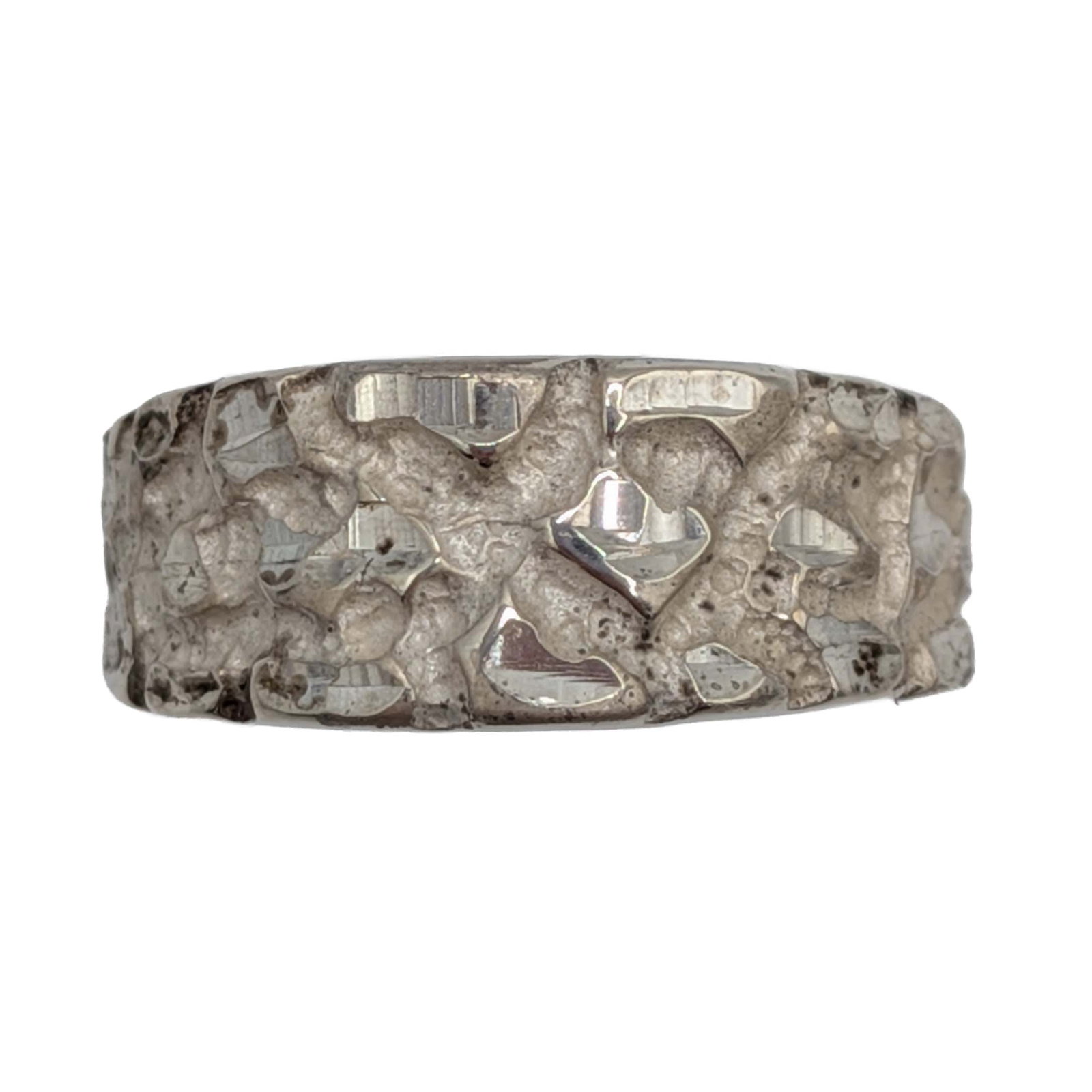 Signed Sterling Silver Textured Band Ring Size 7.5: Signed Sterling Silver Textured Band Ring. Size 7.5. Signed diamond circle Sterling. 15.3g