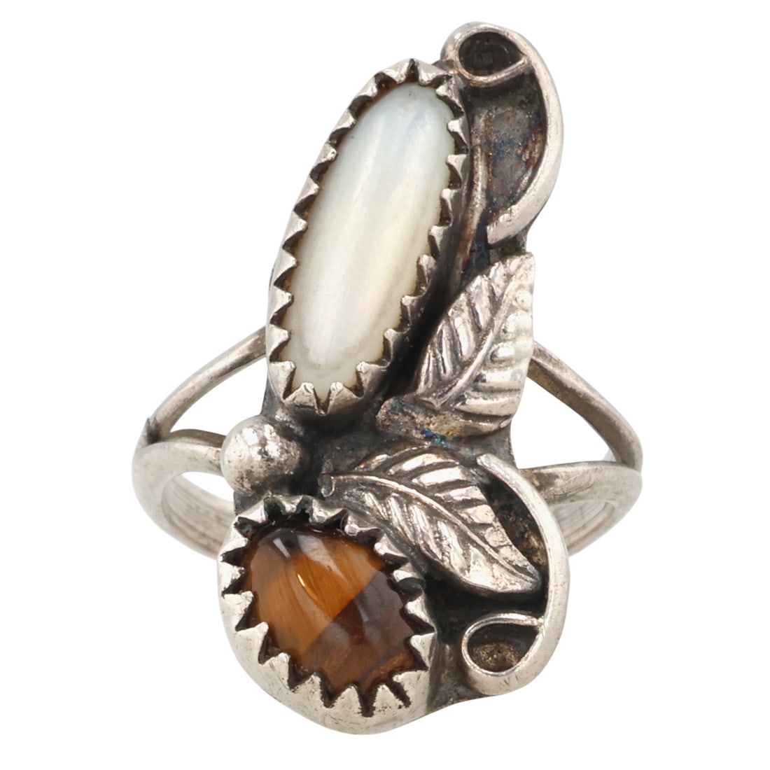 Vintage Navajo Sterling Multi-Stone Ring Sz 2.5: Vintage Navajo Sterling Multi-Stone Ring Sz 2.5 / 3g / Tiger's Eye, Mother of Pearl