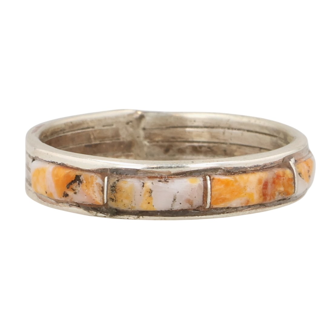 Debbie Livingston Navajo Sterling Spiny Oyster Ring Sz 6.75: Debbie Livingston Navajo Sterling Spiny Oyster Ring Sz 6.75 / 2g / Unsigned. Artist attribution based on accompanying tag.