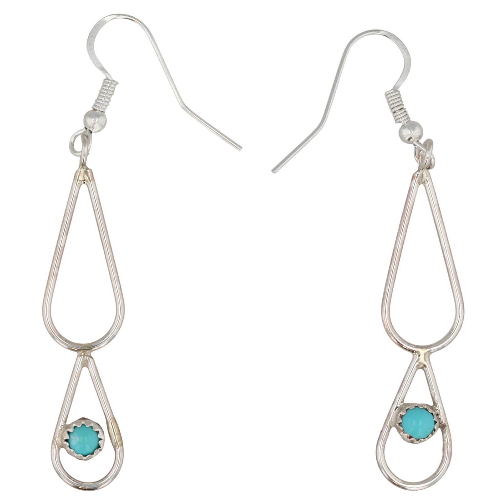 Dorothy Yazzie Navajo Sterling Kingman Turquoise Dangle Earrings: Dorothy Yazzie Navajo Sterling Block Kingman Turquoise Dangle Earrings / 2.5g / Unsigned. Artist attribution based on accompanying tag.
