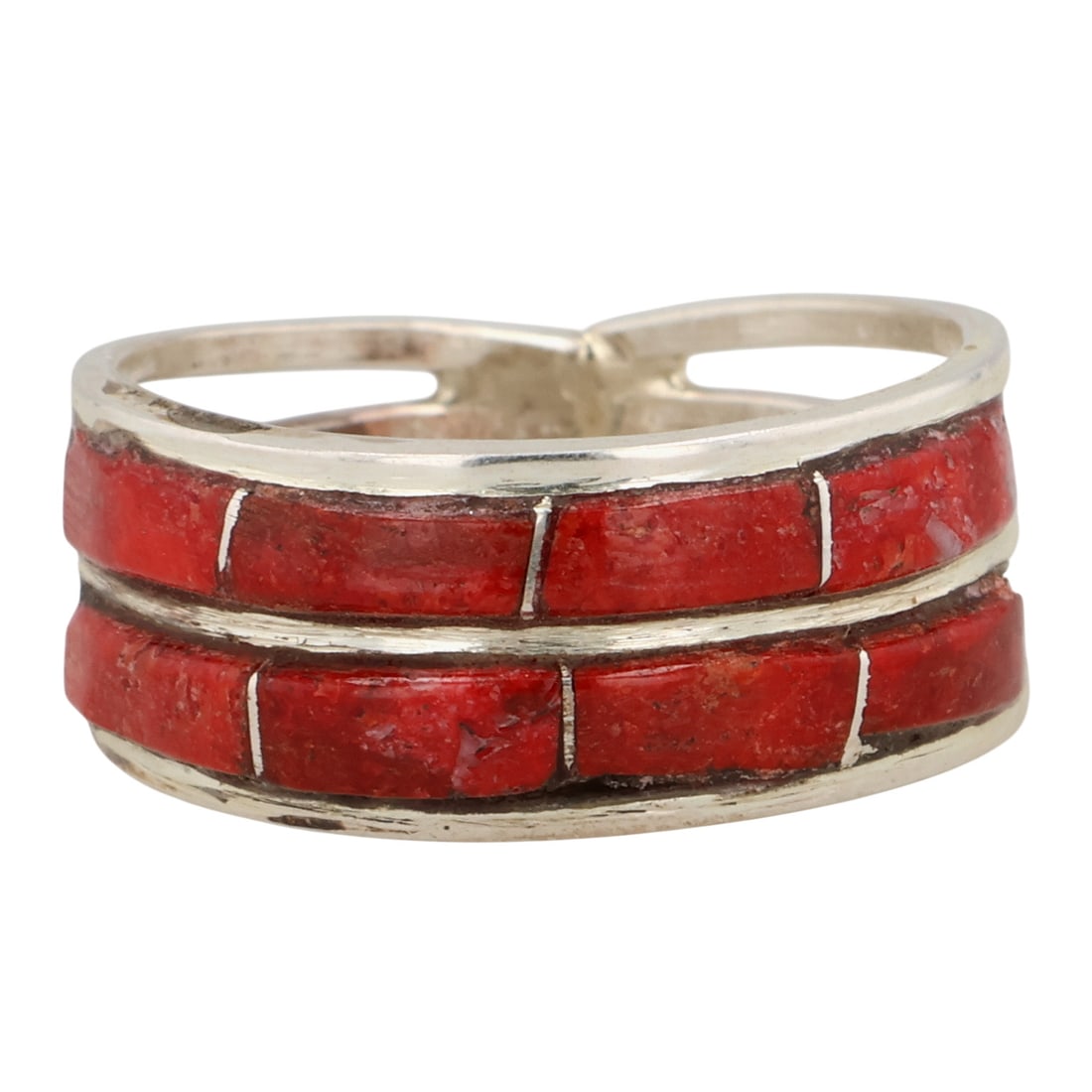 Debbie Livingston Navajo Sterling Spiny Oyster Ring Sz 6: Debbie Livingston Navajo Sterling Spiny Oyster Ring Sz 6 / 2.5g / Unsigned. Artist attribution based on accompanying tag.