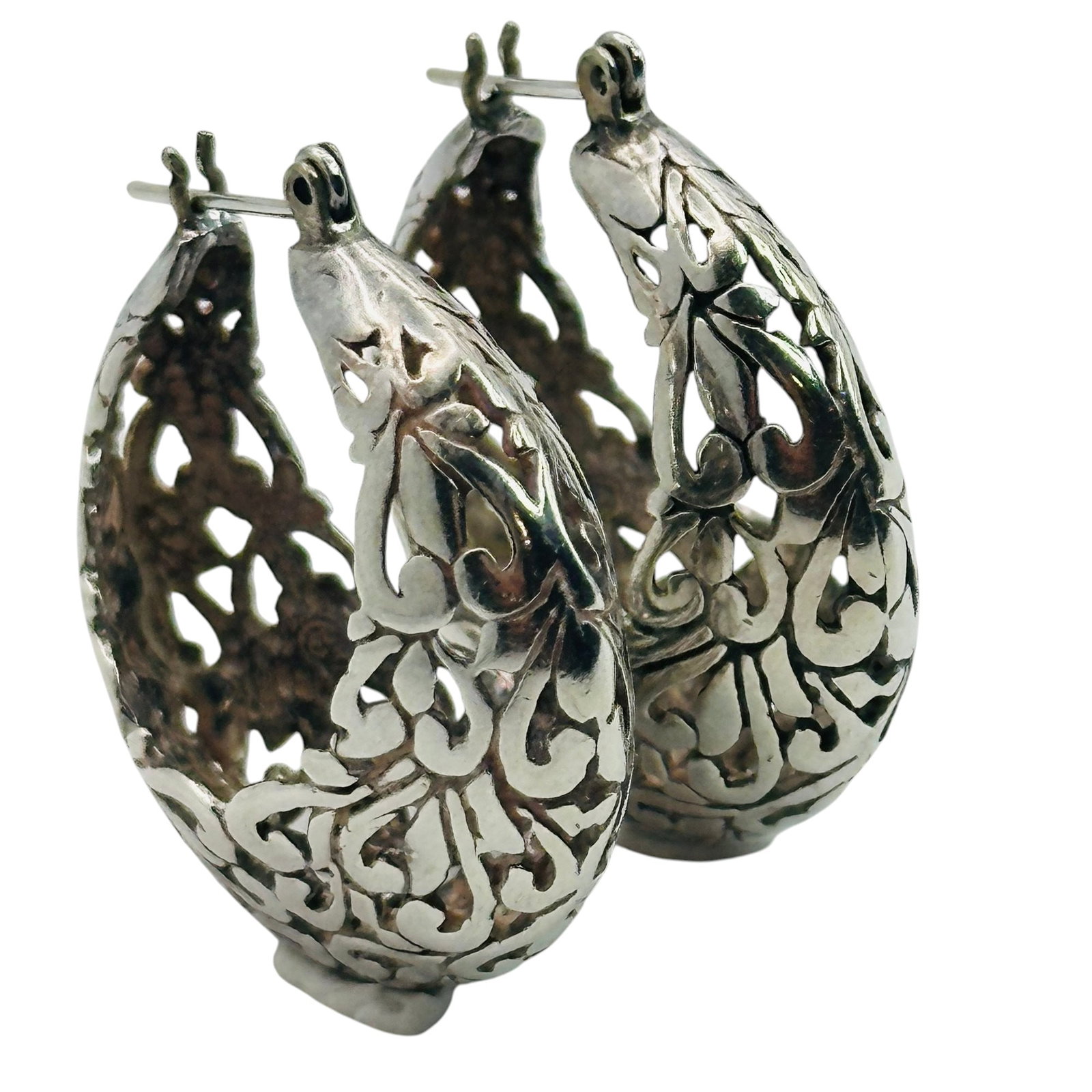Sterling Swirl Hoops: Sterling swirl hoops 13.0g