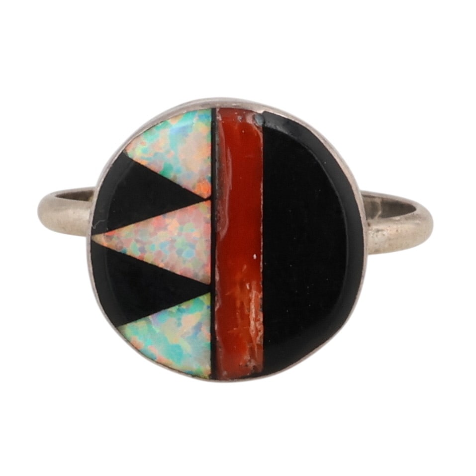 Justin Dishta Zuni Sterling Multi-Stone Inlay Ring Sz 4: Justin Dishta Zuni Sterling Multi-Stone Inlay Ring Sz 4 / 1g / Opal, Coral, Onyx / Unsigned. Artist attribution based on accompanying tag.