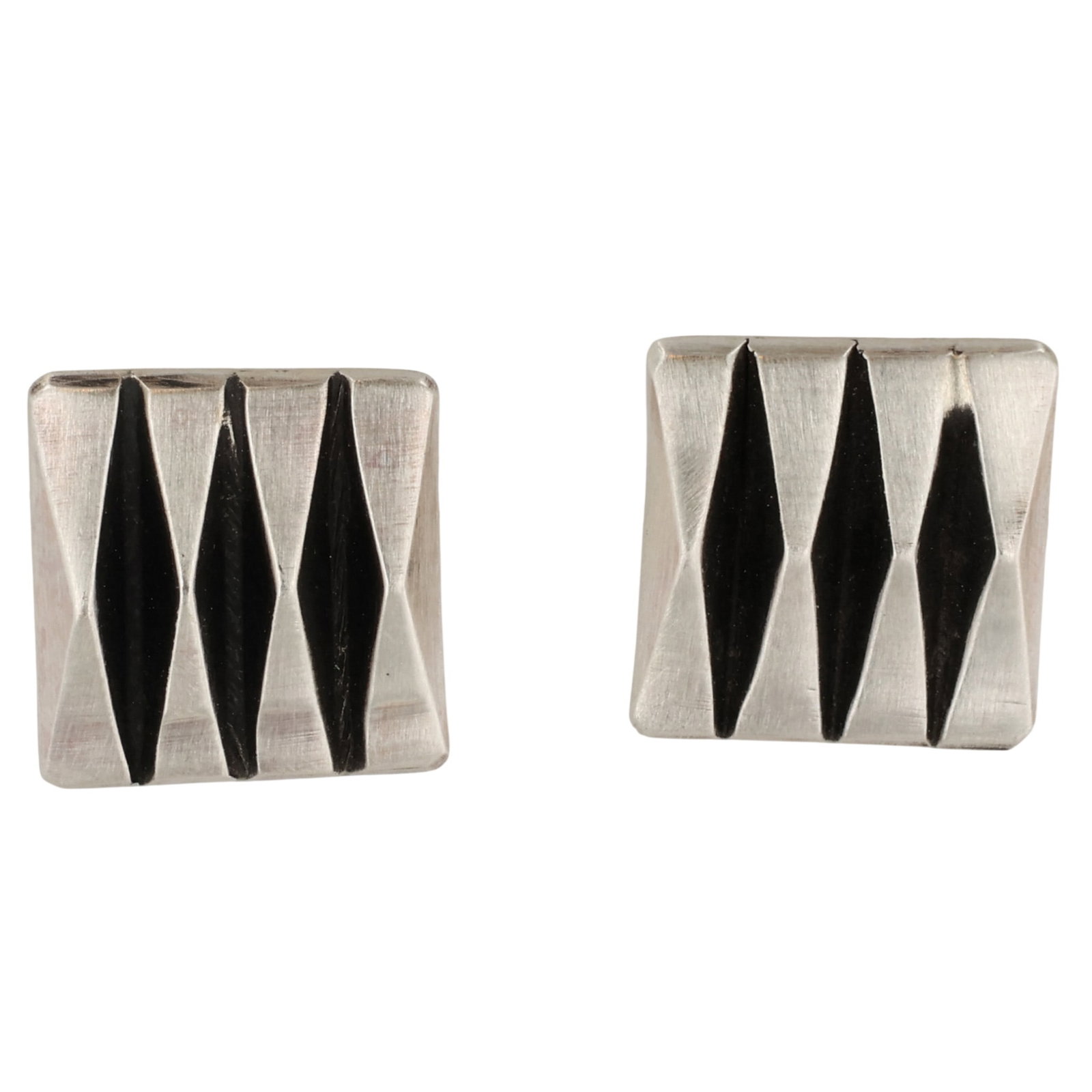 Leander Tahe Navajo Sterling Channel Earrings: Leander Tahe Navajo Sterling Channel Earrings / 5g