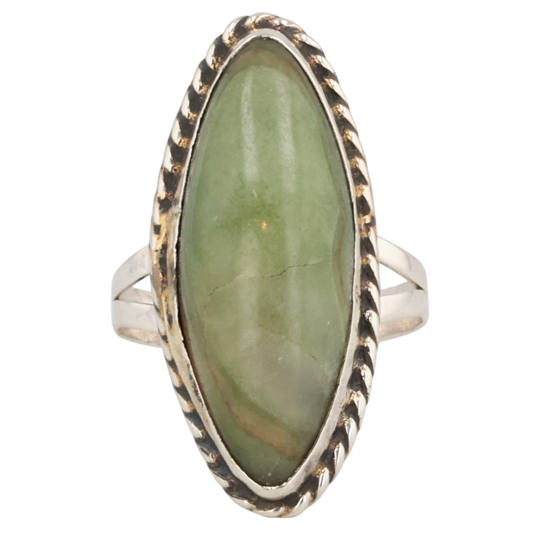 Navajo Sterling Agate Ring Sz 8: Navajo Sterling Agate Ring Sz 8 / 6g / Surface crack of stone, see photos.