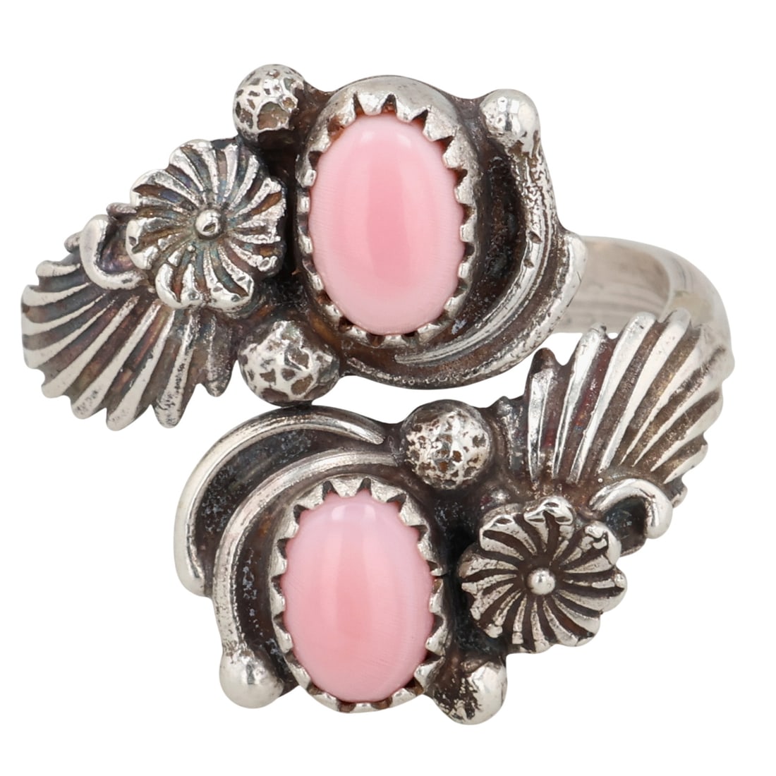 Etta Belin Navajo Sterling Pink Conch Ring Sz 8.5: Etta Belin Navajo for Running Bear Shop Sterling Pink Conch Ring Sz 8.5 / 6g / Unsigned by artist. Artist attribution based on accompanying tag.