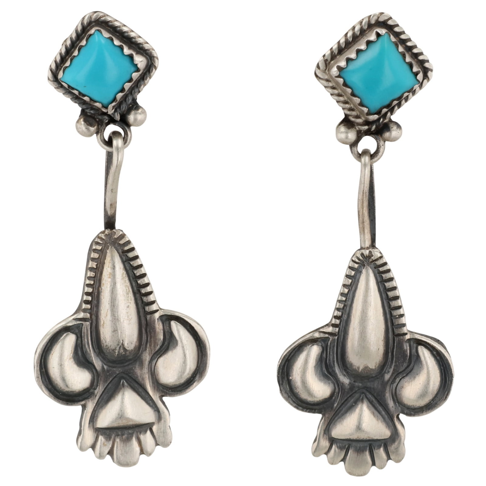 Verley Betone Navajo Sterling Kingman Turquoise Earrings: Verley Betone Navajo for Running Bear Shop Sterling Kingman Turquoise Earrings / 8g / Unsigned by artist. Artist attribution based on accompanying tag.