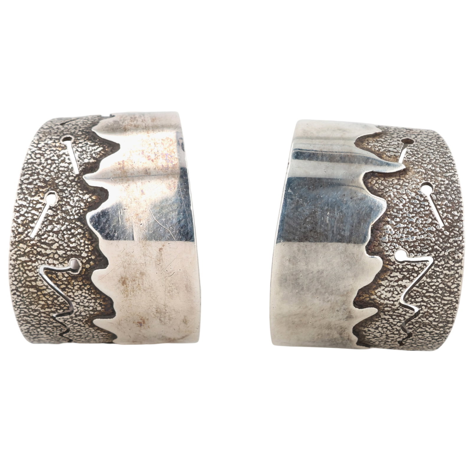 Southwest Sterling Textured Hoop Earrings: Southwest Sterling Textured Hoop Earrings / 5.5g
