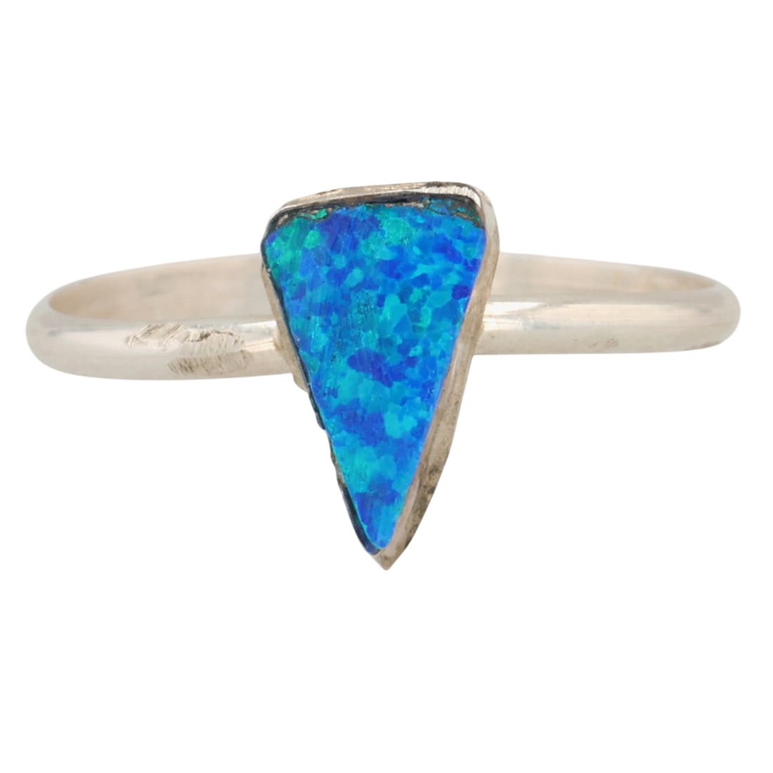 Lelena Rosetta Zuni Sterling Opal Ring Sz 6.25: Lelena Rosetta Zuni Sterling Opal Ring Sz 6.25 / 1g / Unsigned. Artist attribution based on accompanying tag.