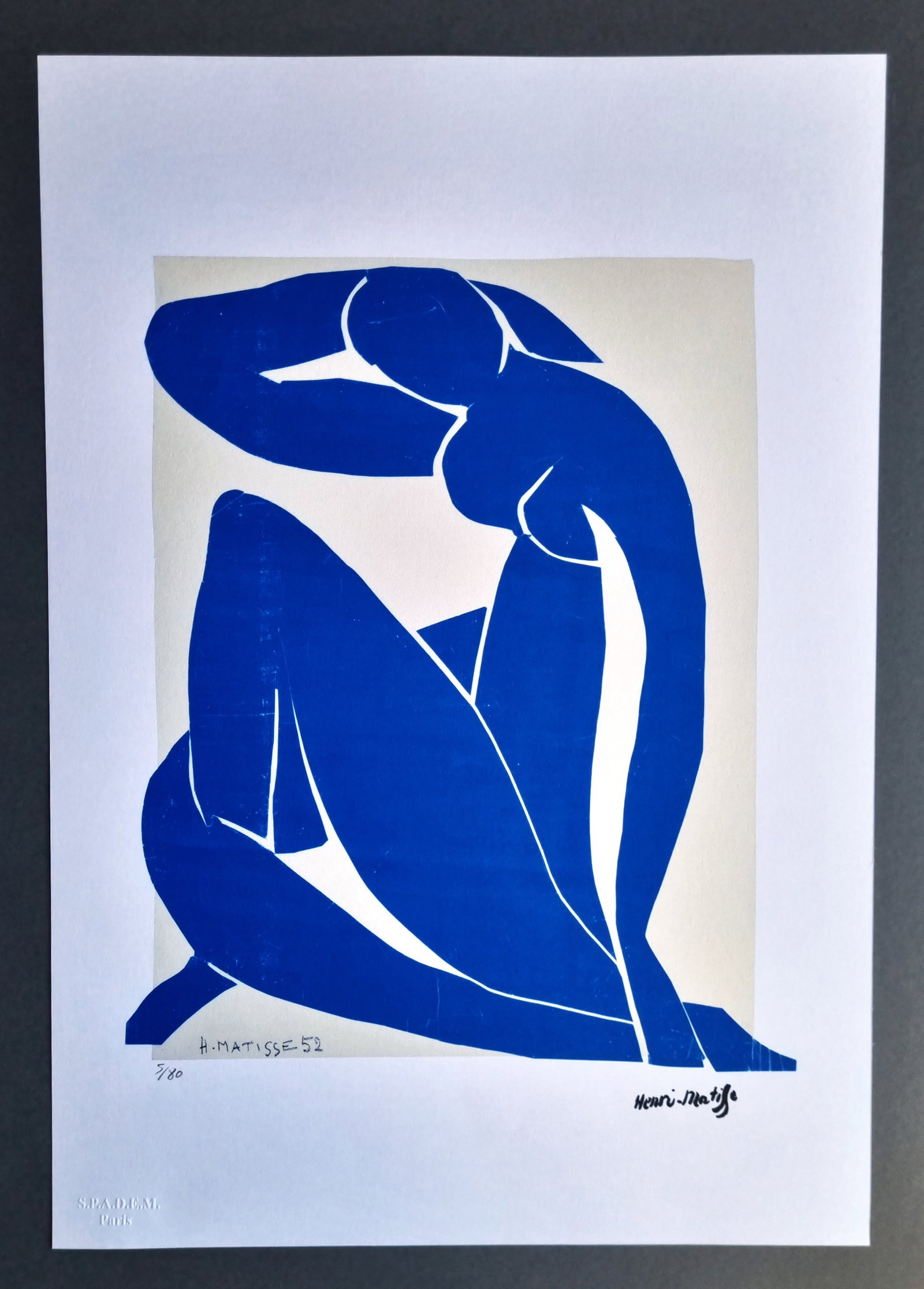 Henri Matisse , Lithographie Signed , numbered COA: Signature in the plate and numbered / 150 . Henri Matisse , lithograph on Arches paper.Dry pad.Comes with edition certificate.Dimension cm. 38 x 28 cm.COA