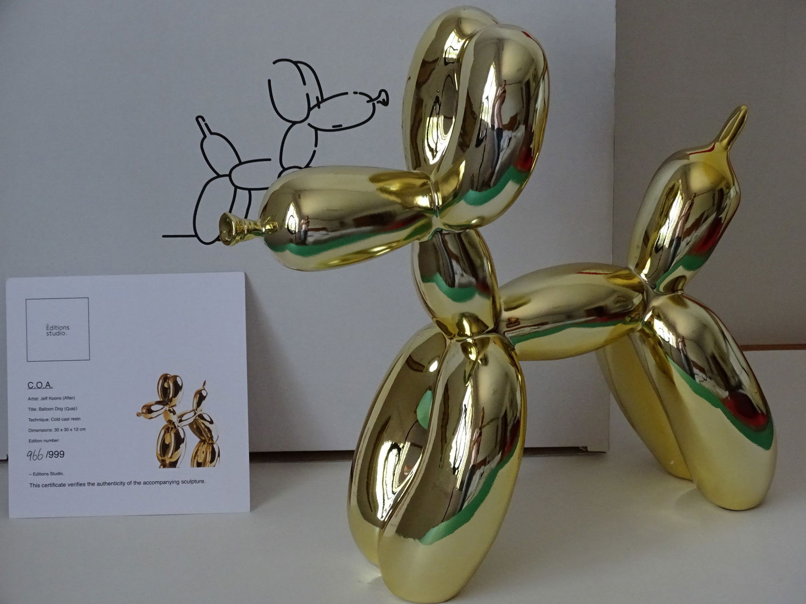 Jeff Koons, Balloon dog: Jeff Koons, after, balloon dog, ca 30x30cm, numbered