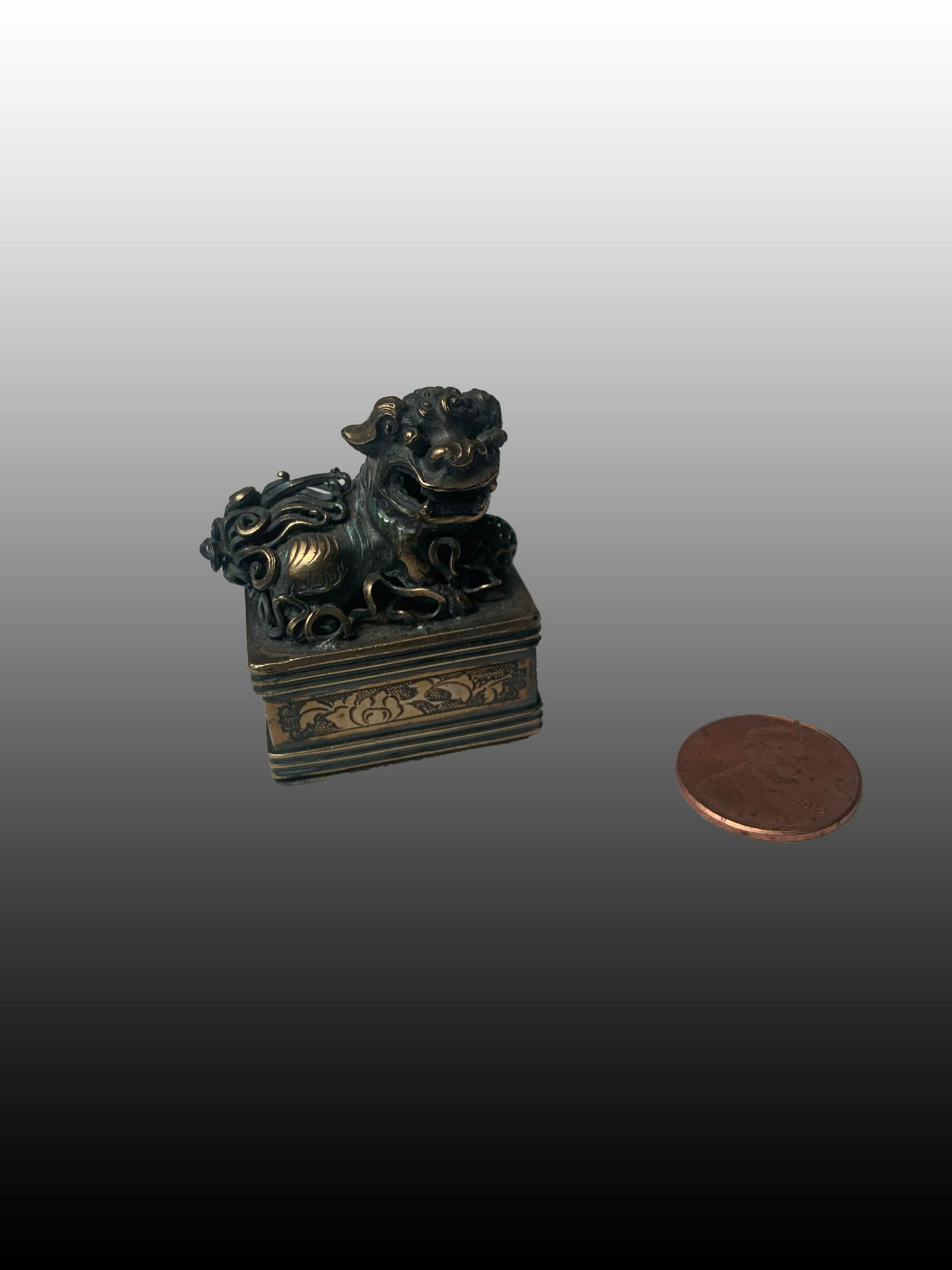 Chinese Silver Foo Dog Snuff Box (1 of 9)