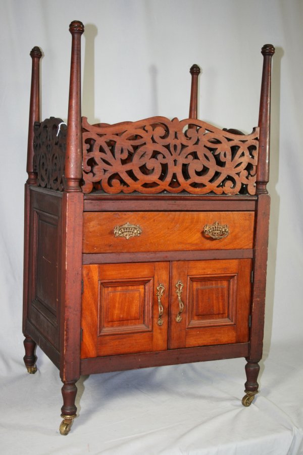 English Canterbury: An unusually shaped English Canterbury