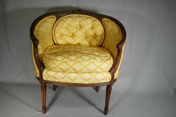 French Carved Walnut Bergere: A small size french walnut settee