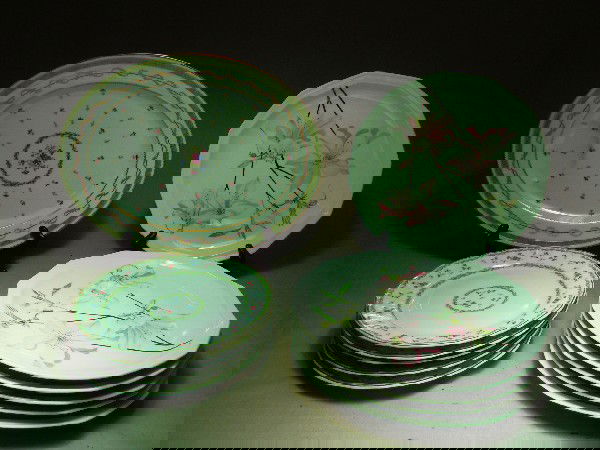 Bernardaud Limoges China, "Bocage": Six "Bocage" pattern dinner plates, covered in beautiful lilies. Bernardaud Limoges China, "Artois Vert" pattern, comprising of five luncheon plates and one Haviland tray, "Vieux Paris" pattern. This