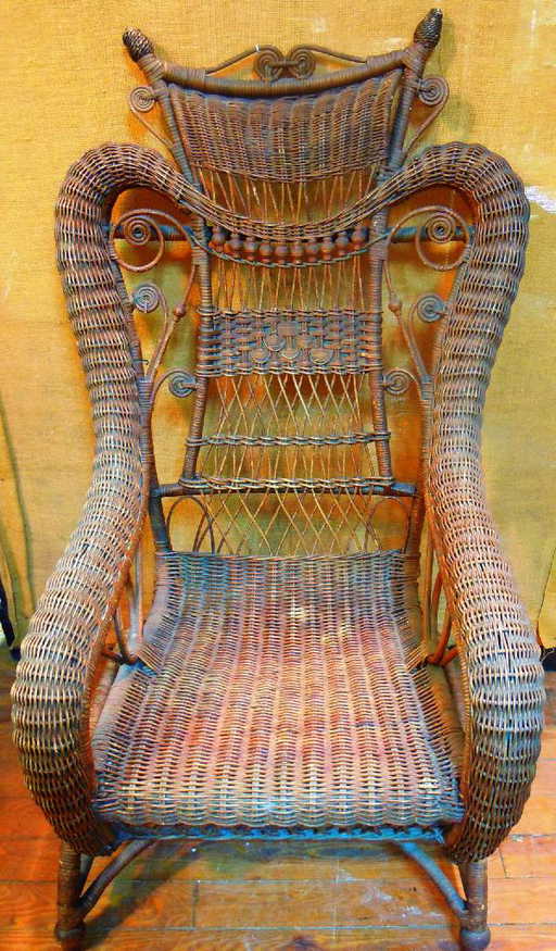 532: Antique Wicker Rocking Chair - 532: Antique Wicker Rocking Chair