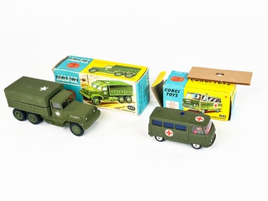 Corgi 1133 Transporter and Ambulance Diecast Lot of 2