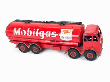 Dinky Mobilgas Tanker FODEN Supertoys Truck in Red and White Diecast