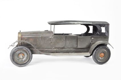Olive Hispano Suiza Limousine, Rare Tin Windup Car