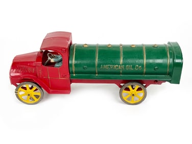 Dent Toys American Oil Cast Iron Mack Truck