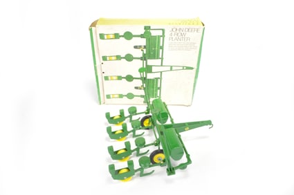 ERTL No. 539 John Deere 4-Row Planter Boxed