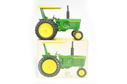 ERTL No. 553 John Deere Toy Tractor Boxed