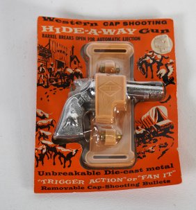 Vintage Leslie-Henery Hide-a-Way Western Cap Gun MOC Unused