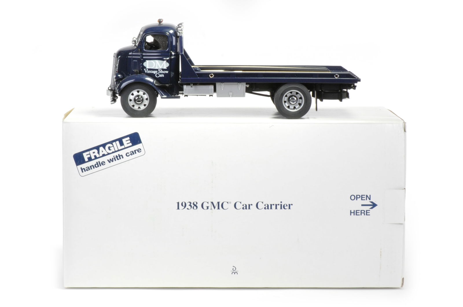 1/24 ダンバリーミント 1930s Custom Car Carrier Danbury Mint 1930's GMC Custom Car Carrier | EBTH