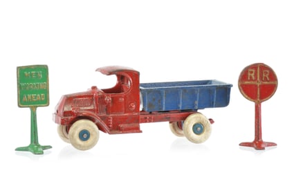 Champion Cast Iron Mack with Dump in Cast Iron
