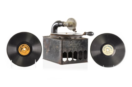 The Garford Mfg. Co. "Baby" Child's Phonograph Toy & 3 Little Wonder Records