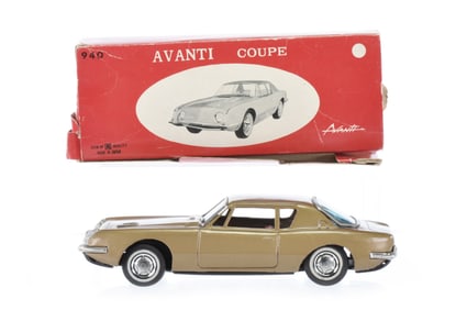 Desirable Boxed Bandai Avanti in Gold