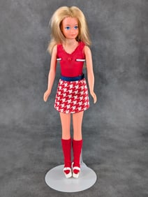 Growing Up Skipper Doll Near Mint Works great