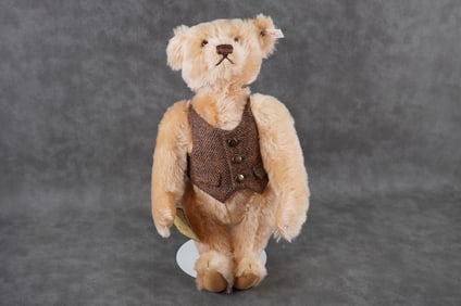 Steiff British Collectors 1996 Limited Edition Teddy Bear
