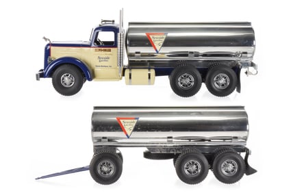 Boxed Seaside Gasoline Smith Miller and Thompson Set