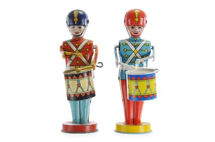 Chein Tin Litho Drummer Boy Soldier Windup Toys (2)
