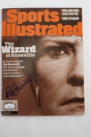 Pat Summitt AUTOGRAPHED Magazine Tennessee Lady Vols w/COA