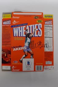 Michelle Akers AUTOGRAPHED Cereal Box w/COA