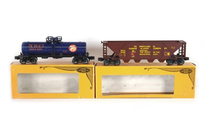 Lionel Freight Cars 6-9331 6-9338 Boxed