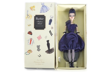 Silkstone Parisienne Pretty N6594 Barbie Fashion Model Collection MIB