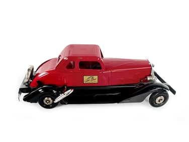 Large 1930s Hoge Pressed Steel Windup Fire Chief Car