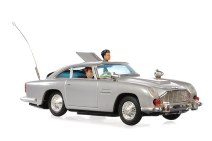 Gilbert Batt. Op. James Bond 007 Aston Martin