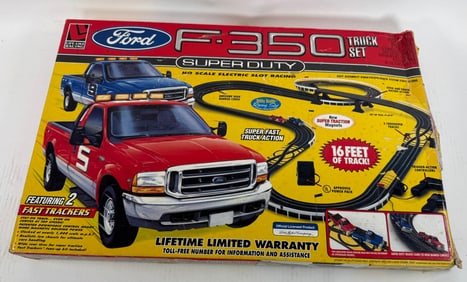 Life-Like Racing RC Ford F-350 Super Duty Truck Set